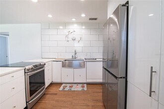 4050 4th St N in St. Petersburg, FL - Building Photo - Building Photo