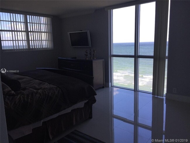 3901 S Ocean Dr, Unit 14E in Hollywood, FL - Foto de edificio - Building Photo