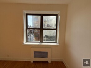 East 61 Street in New York, NY - Building Photo - Building Photo