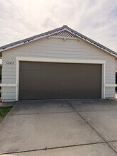 1387 Grouse Dr in Redding, CA - Building Photo - Building Photo