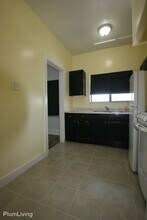 131 S Ave 63 in Los Angeles, CA - Building Photo - Building Photo