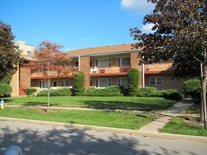 33 N Clifton Ave in Park Ridge, IL - Building Photo - Building Photo