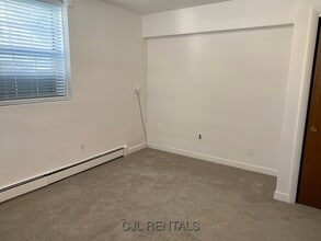 71 Grove St in Arlington, MA - Building Photo - Building Photo