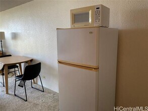 445 Seaside Ave in Honolulu, HI - Building Photo - Building Photo