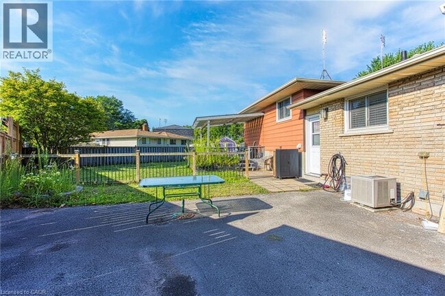 4453 Meadowvale Dr in Niagara Falls, ON - Building Photo - Building Photo
