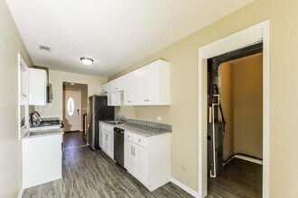 911 Paul St W in McHenry, IL - Building Photo - Building Photo