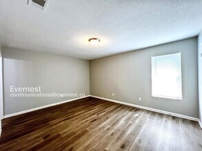 3573 Russelwood Dr in Memphis, TN - Building Photo - Building Photo