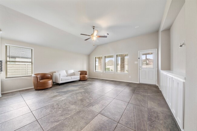 4610 Orchard Creek Ln