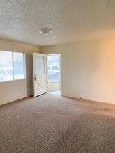 5731 Lalley Ln in Anderson, CA - Building Photo - Building Photo