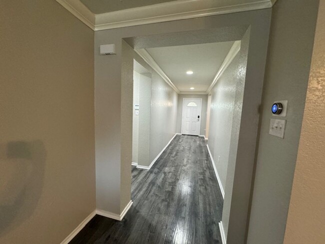 1242 Big Lake in San Antonio, TX - Foto de edificio - Building Photo