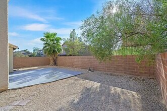 1129 Autumn Dove Ct in Henderson, NV - Building Photo - Building Photo