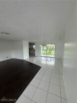 25 SE 23rd Pl in Cape Coral, FL - Building Photo