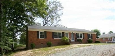 101 Lee St-Unit -B in Bowling Green, VA - Building Photo