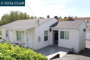 2680 Appian Way in Pinole, CA - Building Photo