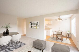 Overlook at the Willamette in Milwaukie, OR - Foto de edificio - Building Photo