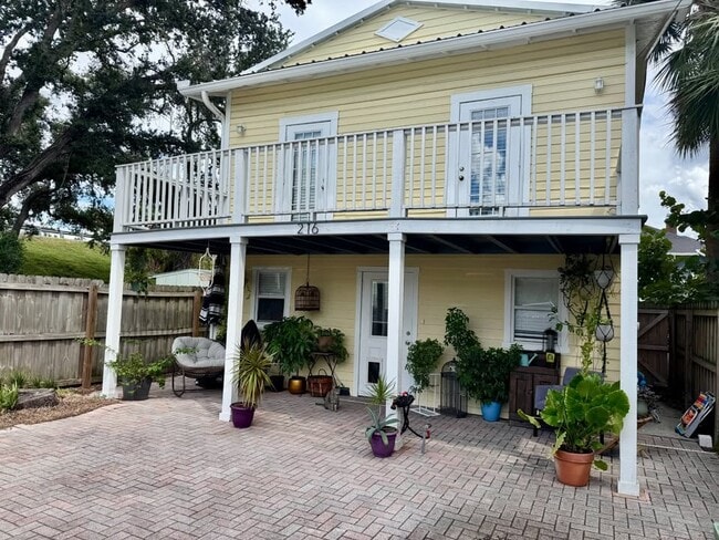 property at 216 S Edison Ave