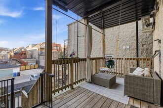 1236 N Cleaver St, Unit #3 in Chicago, IL - Building Photo - Building Photo