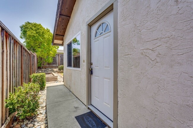 5748 Canna Ln in San Jose, CA - Building Photo - Building Photo