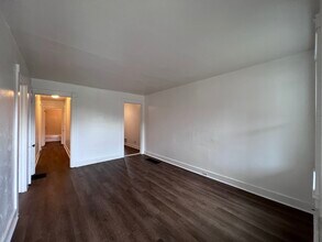 614 Short St, Unit 614 in Clairton, PA - Building Photo - Building Photo