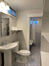 1522 Taylor Ave N, Unit B in Seattle, WA - Building Photo - Building Photo