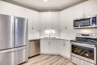 1730 N Clark St in Chicago, IL - Building Photo - Building Photo