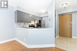 24 Wellesley St W in Toronto, ON - Building Photo - Building Photo