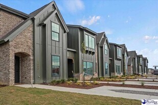 1316 Twelve Oaks Ln, Unit 609 in Florence, SC - Building Photo
