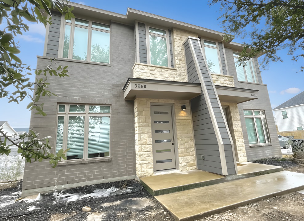 308 Poplar St in College Station, TX - Building Photo