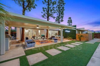 2525 N Cerritos Rd in Palm Springs, CA - Building Photo - Building Photo