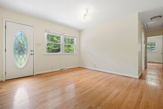 708 Tinkerbell Rd in Chapel Hill, NC - Building Photo - Building Photo