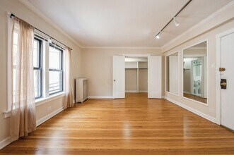 2326 N Lincoln Park W in Chicago, IL - Building Photo - Building Photo