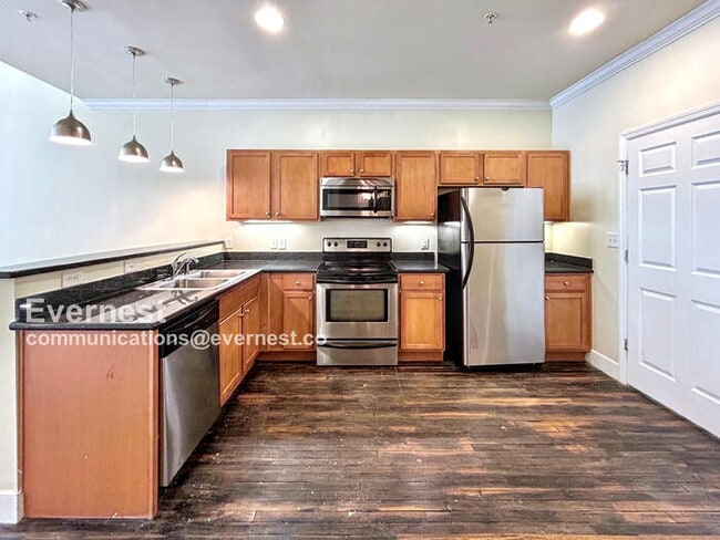 property at 525 E Grace St