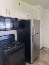 2345 Kansas Ave in Santa Monica, CA - Building Photo - Building Photo