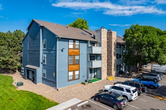 Hilltop View Apartments in Denver, CO - Foto de edificio - Building Photo