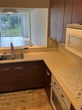 1811 Sabal Palm Dr in Davie, FL - Building Photo - Building Photo