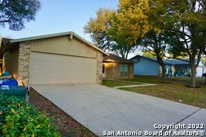 2434 Field Wood in San Antonio, TX - Building Photo - Building Photo