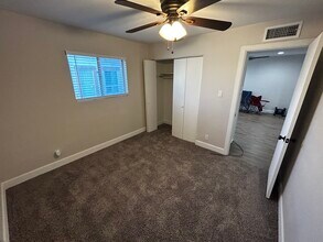 8020 E Oak St in Scottsdale, AZ - Building Photo - Building Photo