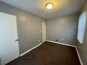 2418 Diamond St in Gary, IN - Building Photo - Building Photo