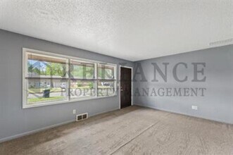 1602 Luther E in Wichita, KS - Building Photo - Building Photo