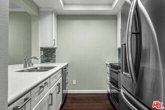 501 Palisades Dr in Los Angeles, CA - Building Photo - Building Photo