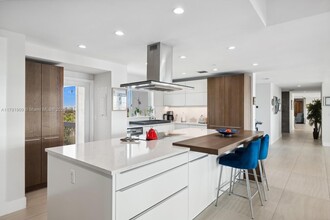1690 S Bayshore Ln in Miami, FL - Building Photo - Building Photo