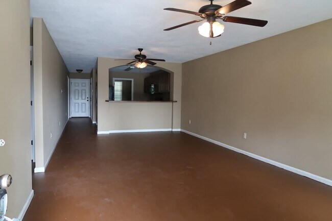 900 Topsy Rd in Lake Charles, LA - Foto de edificio - Building Photo