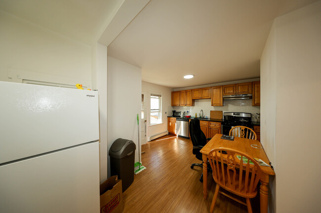 17 Princeton St, Unit 3 in Medford, MA - Building Photo - Building Photo