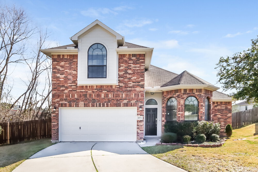 18554 Sunrise Pines Dr in Montgomery, TX - Building Photo