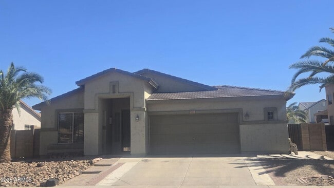 property at 1353 W. Roadrunner Dr.