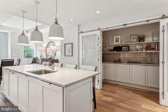 1805 Walnut St in Philadelphia, PA - Building Photo - Building Photo