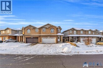 15 Curzon Crescent in Guelph, ON - Building Photo - Building Photo