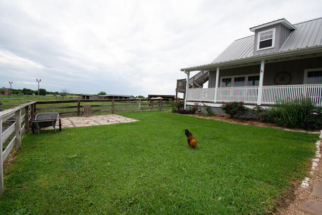 13555 FM 1155 in Washington, TX - Foto de edificio - Building Photo