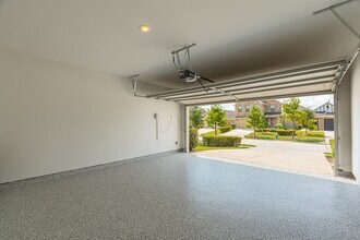 10627 Whitejacket in Conroe, TX - Foto de edificio - Building Photo