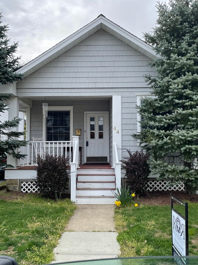 44 Washington St Rentals in Rumson, NJ